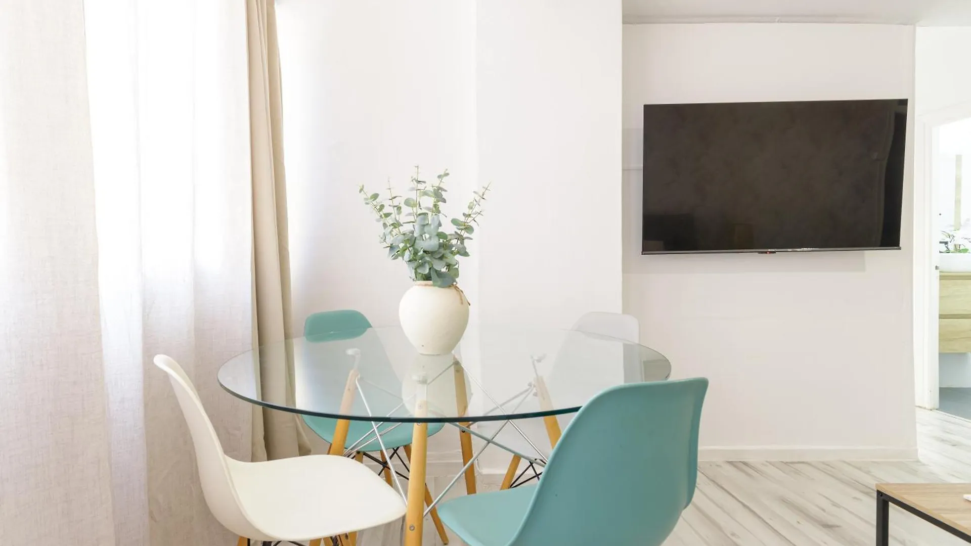Living4Malaga Enjoy Apartment
